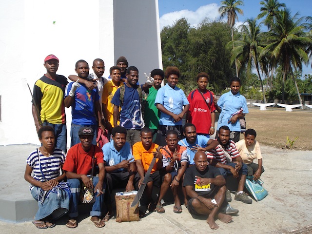 El movimiento Tropical Gems es una iniciativa de jóvenes que surgió en la ciudad costera de Madang, en el norte de Papúa Nueva Guinea, en 2013. Crédito: Catherine Wilson/IPS 