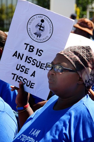 Sudáfrica lucha para reducir la incidencia de la tuberculosis polifarmacorresistente (MDR-TB). Crédito: Miriam Mannak/IPS.