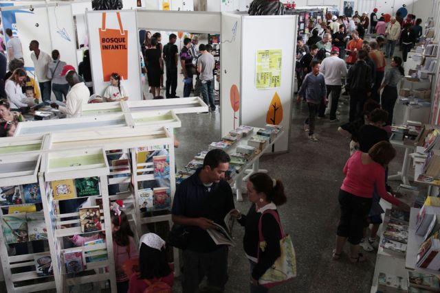 La Feria Internacional del Libro de Cuba es uno de los eventos culturales más populares y también de los que más ingresos recaudan. Crédito: Jorge Luis Baños/IPS 