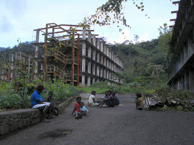 Comunidades indígenas aún viven junto a la mina de cobre Panguna, que cerró en 1989. Crédito: Catherine Wilson/IPS