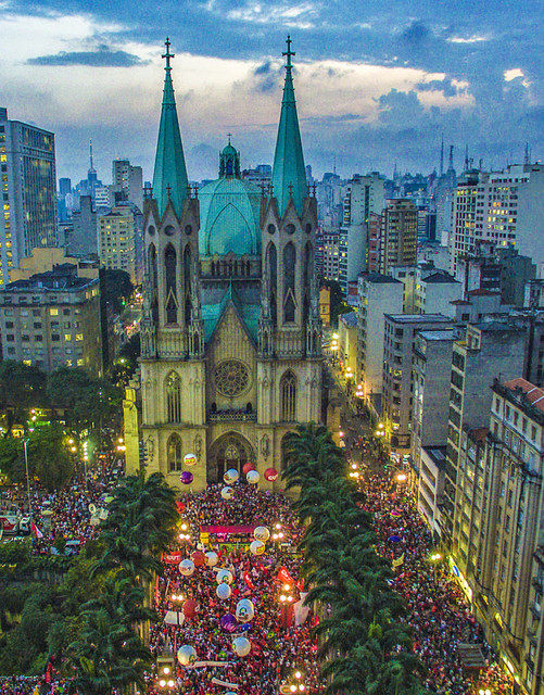 Vista del corazón de la manifestación en defensa de la democracia, en el centro de la ciudad de São Paulo, parte de las movilizaciones que se repitieron por muchas ciudades de Brasil el 31 de marzo en contra de la destitución de la presidenta Dilma Rousseff. Crédito: Ricardo Stuckert/ Instituto Lula