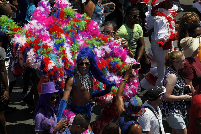 Activistas participan en la Conga de la diversidad organizada por el Centro Nacional de Educación Sexual, el 14 de mayo de 2016 en La Habana, en una de las actividades de la Jornada Cubana contra la Homofobia y la Transfobia. Crédito: Jorge Luis Baños/IPS