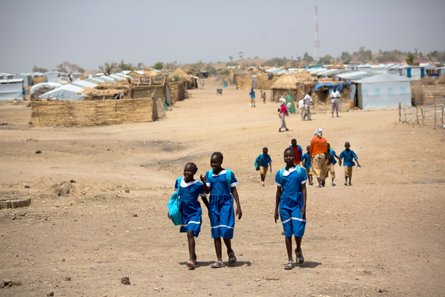 Niñas nigerianas en el campamento de refugiados de Minawao, en el norte de Camerún. Crédito: UNICEF/Karel Prinsloo.
