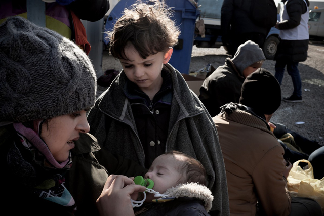 Cada dos segundos, un niño o niña respira por primera vez en una zona en conflicto. Crédito: © UNICEF/UN04038/Gilbertson VII