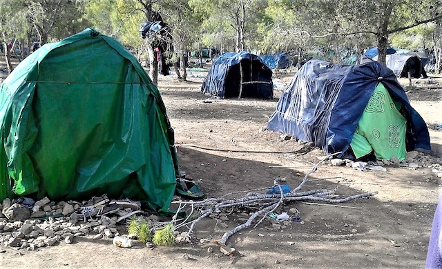 Campamento donde los inmigrantes subsaharianos viven cerca de Nador, Marruecos. Crédito: Mohamed Diaradsouba