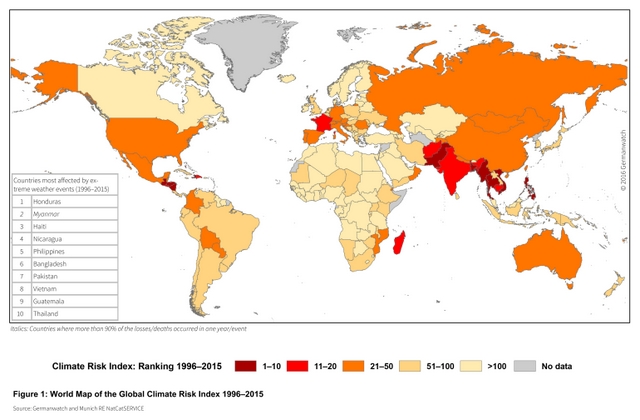Mapa del Índice de Riesgo Climático Global, durante el periodo 1996-2015, donde cuatro de los 10 países más afectados pertenecen a América Latina y el Caribe, señalados en color granate, con Honduras encabezando el ranking. Crédito: German Watch
