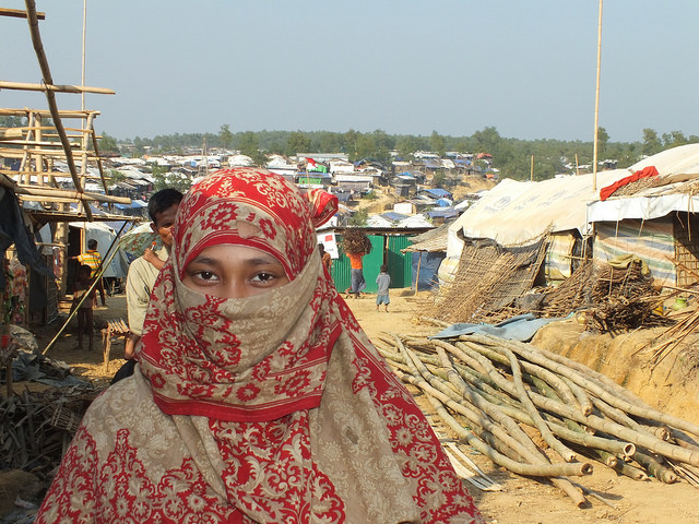 Una mujer rohinyá en el campamento de Kutupalong, en Bangladesh. Crédito: Naimul Haq/IPS.