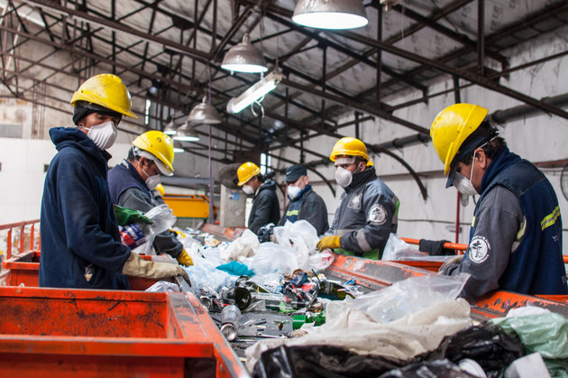 El centro verde El Alamo, una de las instalaciones donde se separan residuos en Buenos Aires. El reciclaje era la herramienta con la que en 2005 se fijó por ley un ambicioso y fracasado plan de reducción de la basura que se envía a disposición final. Crédito: Greenpeace Argentina