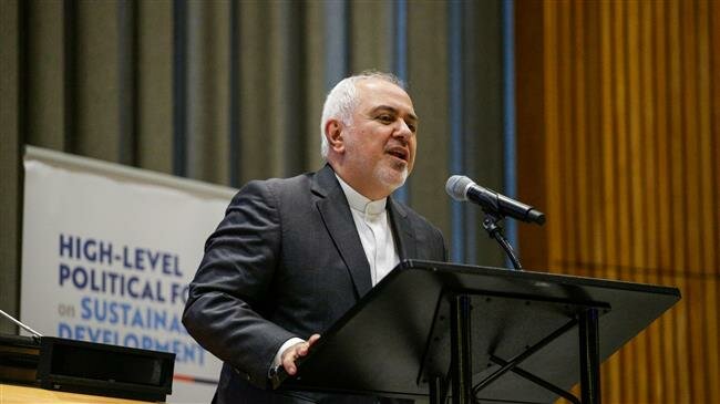 El ministro de Asuntos Exteriores de Irán, Mohammad Javad Zarif, durante su intervención ante el Foro Político de Alto Nivel sobre los Objetivos de Desarrollo Sostenible, en la sede de la ONU en Nueva York, poco antes de que el 31 de julio Estados Unidos impusiera sanciones en su contra. Crédito: ONU