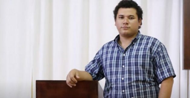 Braulio Abarca, abogado y activista por los derechos de Nicaragua, de 28 años, fotografiado en una iglesia en la capital de Costa Rica, San José. Crédito: Daniel Dreifuss/Acnur