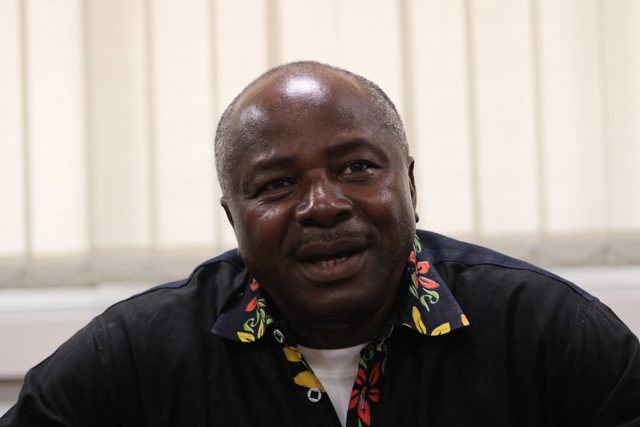Ha sido difícil convencer a los jóvenes de que la agricultura es clave para obtener alimentos y crear empleo en África, observó el director general del Instituto de Innovación y Tecnología Aplicada (IITA), Nteranya Sanginga told IPS. Crédito: Busani Bafana/IPS
