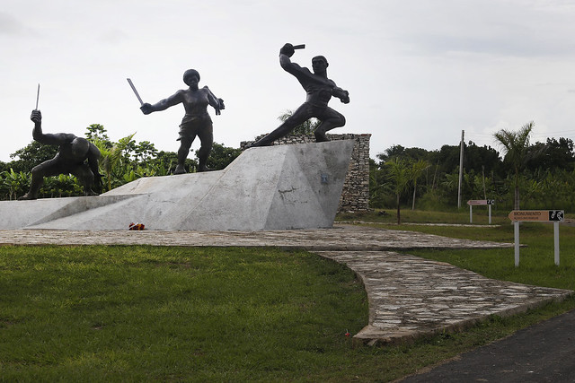 Monumento Nacional al Esclavo Rebelde, que rememora la sublevación de más de 250 hombres y mujeres negras el cinco de noviembre de 1843, una historia de lucha muy poco visibilizada, en el municipio Limonar, en la provincia de Matanzas, en el oeste de Cuba. Foto: Jorge Luis Baños/IPS