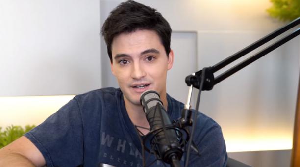 El famoso youtuber brasileño Felipe Neto en uno de sus videos por la plataforma YouTube que le han acarreado amenazas de muerte de seguidores del presidente Jair Bolsonaro. Foto: Youtube