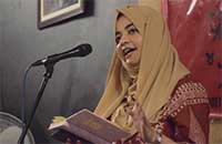 La joven poetisa y activista musulmana Nabiya Khan ha sufrido graves amenazas en las redes sociales