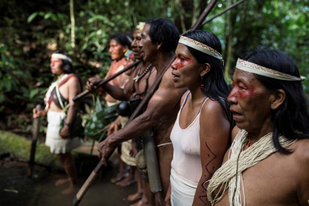 Nemonte Nenquimo en su comunidad. Foto: Sophie Pinchetti/Amazon Frontlines