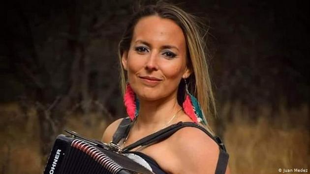 Carolina Haick: cantante de música popular e integrante de la banda “Las Mullieris” de Santiago del Estero, Argentina