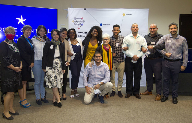 Algunos participantes en PymeLab ¡Crear y crecer!, un taller celebrado en La Habana, donde académicos, funcionarios, empresarios y emprendedores de Cuba y Bélgica intercambiaron experiencias sobre el rol económico de las pymes en las sociedades actuales, y el valor de las alianzas público-privadas y los encadenamientos productivos. Iniciativas como esta buscan preparar a las pymes para su expansión en el país. Foto: Jorge Luis Baños/IPS